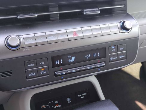 Used 2024 Hyundai Kona SEL FWD image 17