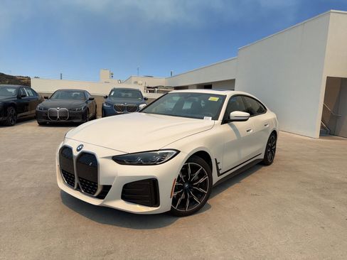 Certified 2023 BMW i4 eDrive40 w/ M Sport Package RWD image 3