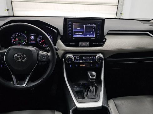 Used 2022 Toyota RAV4 XLE Premium FWD image 8