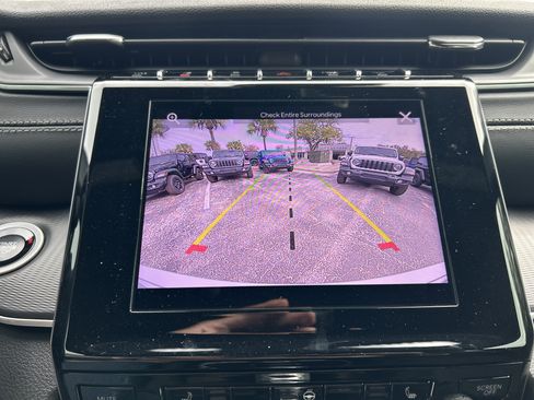 New 2025 Jeep Grand Cherokee Altitude image 33