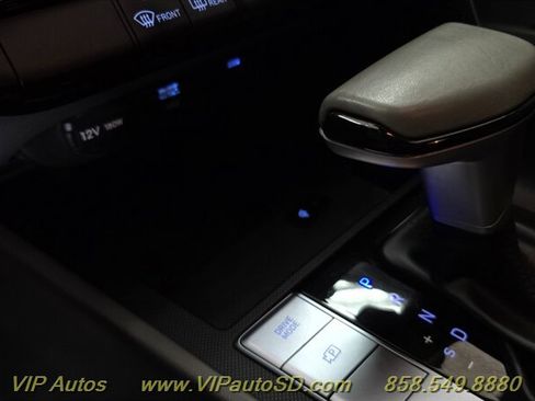 Used 2025 Hyundai Elantra Sport FWD image 20