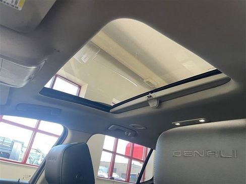 Used 2017 GMC Acadia Denali w/ Technology Package AWD/4WD image 26