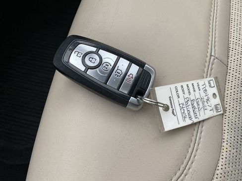 Used 2021 Ford Explorer Platinum w/ Equipment Group 601A image 38