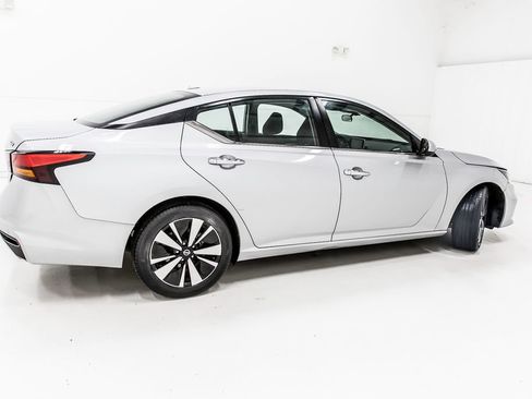 Used 2021 Nissan Altima 2.5 SV FWD image 6