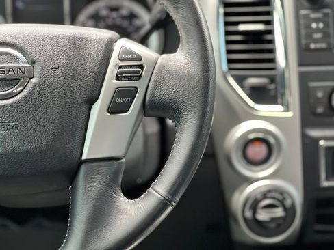 Used 2019 Nissan Titan PRO-4X AWD/4WD image 31