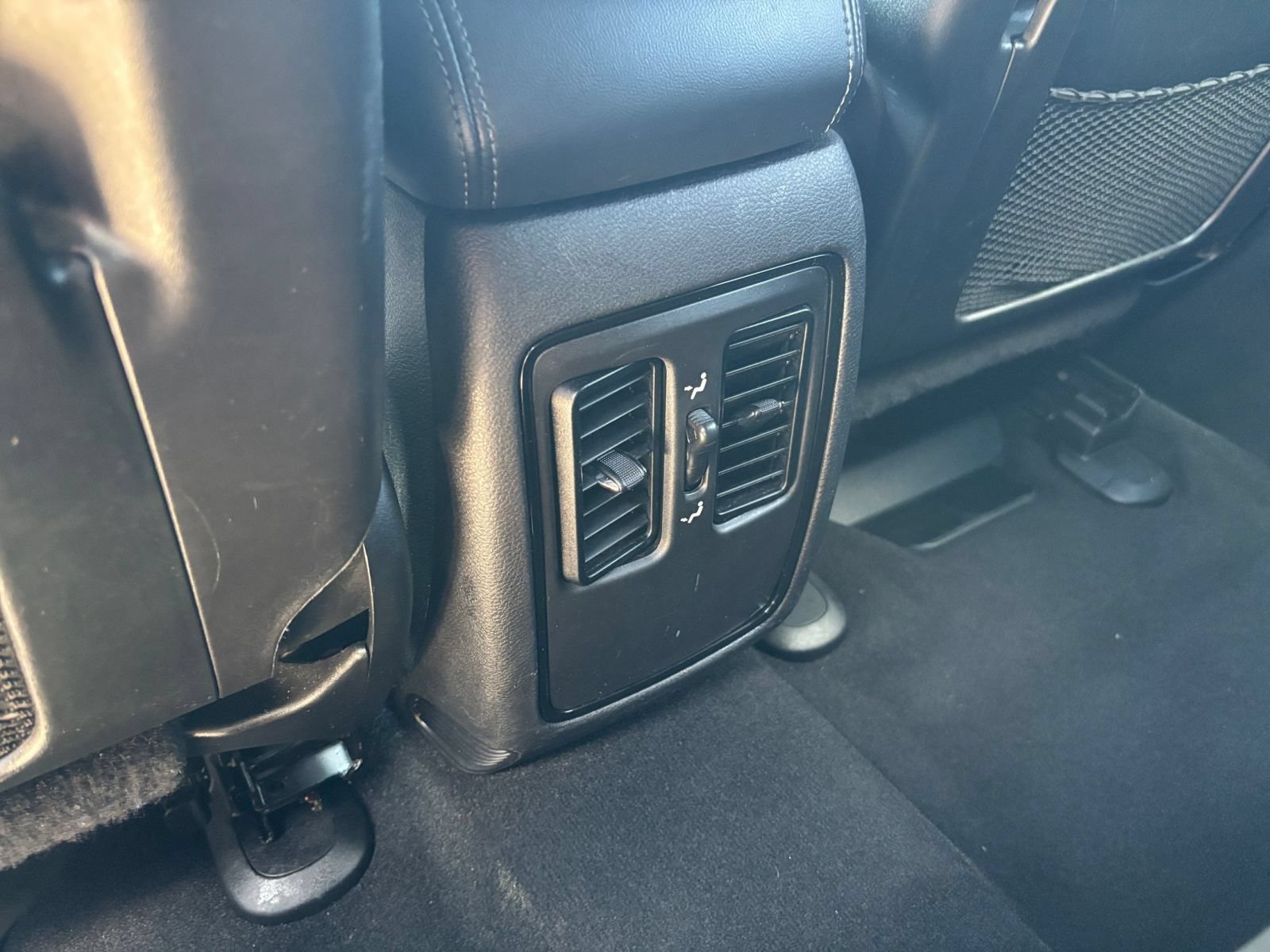 Used 2023 Dodge Durango SXT RWD image 21