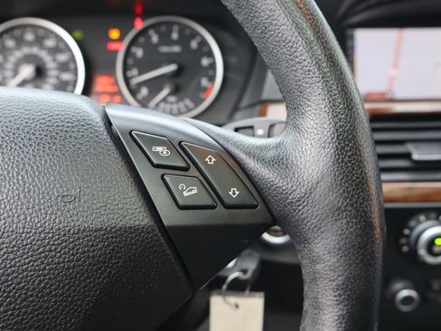 Used 2010 BMW 535i xDrive Wagon image 15