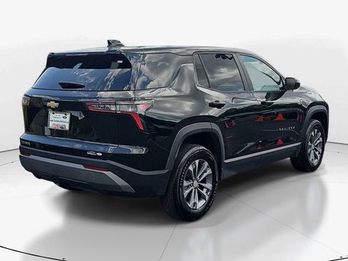 Used 2025 Chevrolet Equinox LT image 3