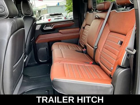 Used 2024 GMC Sierra 2500 Denali Ultimate AWD/4WD image 7