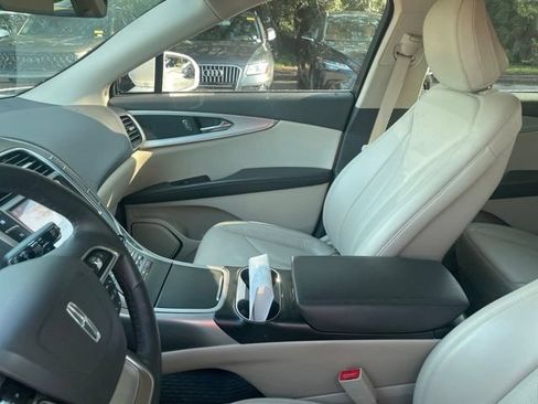 Used 2020 Lincoln Nautilus FWD w/ Equipment Group 101A image 9