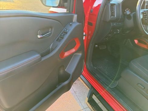 Used 2024 Nissan Frontier PRO-4X w/ Technology Package image 15