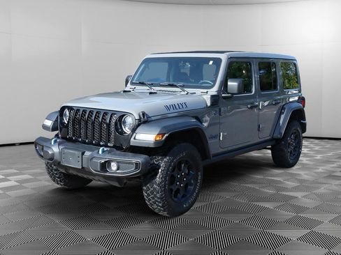 Used 2023 Jeep Wrangler Unlimited w/ Sun & Screen Package AWD/4WD image 2