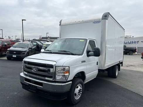 New 2026 Ford E-450 and Econoline 450 Super Duty w/ Power Equipment Group image 7