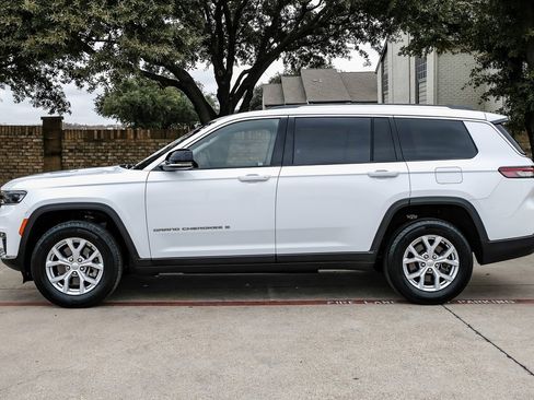 Used 2023 Jeep Grand Cherokee L Limited image 21