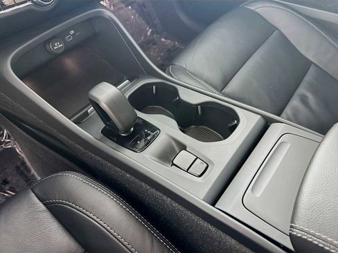 Used 2023 Volvo XC40 B4 Core w/ Convenience Package image 16