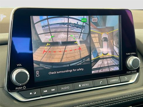 Used 2021 Nissan Rogue SV image 11