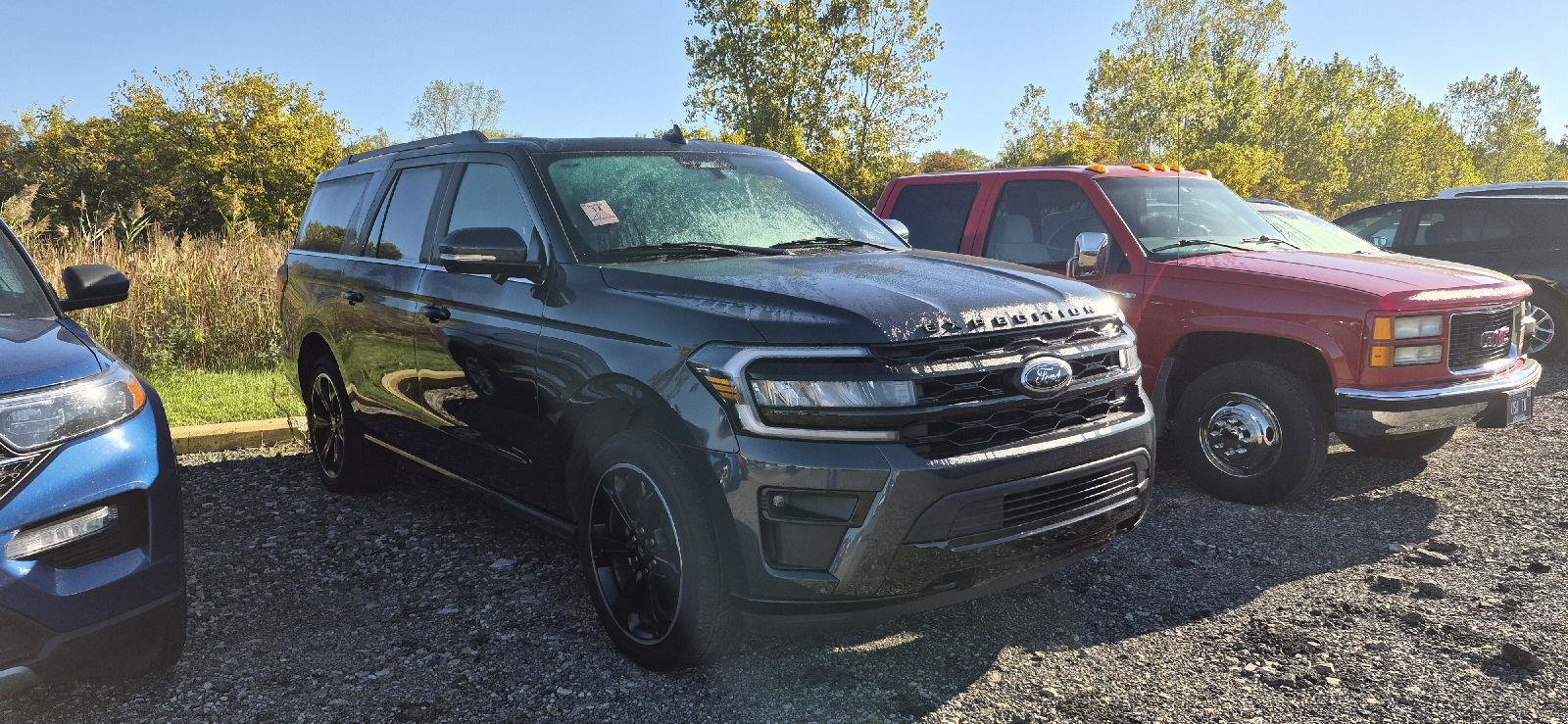 Used 2024 Ford Expedition Max Limited AWD/4WD image 2