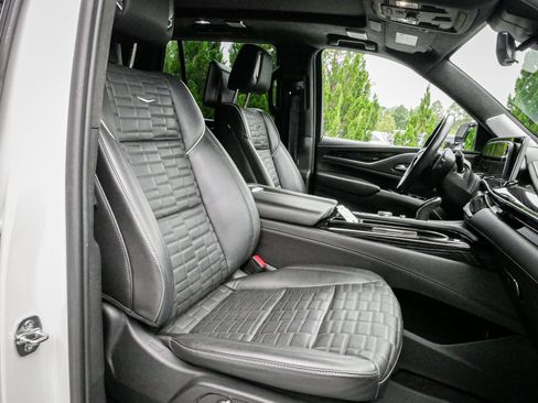 Used 2023 Cadillac Escalade V w/ LPO, ONYX Package AWD/4WD image 35