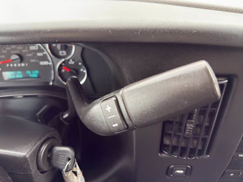 Used 2016 GMC Savana 2500 image 15