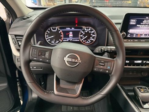 Used 2025 Nissan Rogue SV image 26