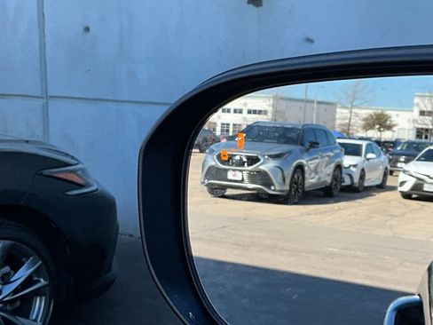 Used 2022 Kia Telluride EX w/ EX Premium Package image 22