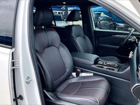 Used 2025 Honda Pilot Black Edition image 9