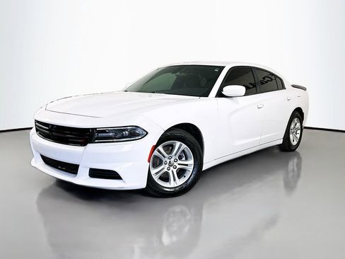 Used 2020 Dodge Charger SXT RWD image 3