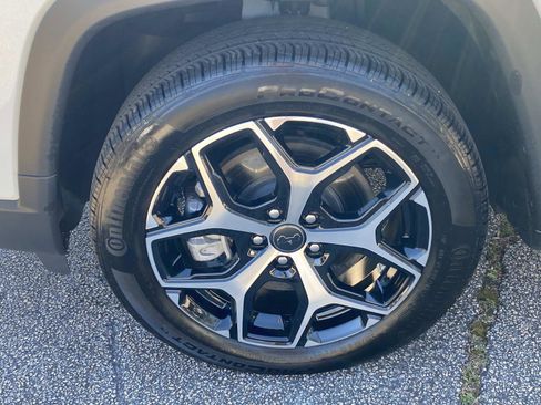 Certified 2025 Jeep Compass Limited image 13