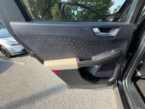 Used 2020 Ford Escape SE FWD image 16