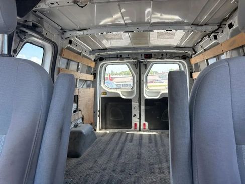 Used 2016 Ford Transit 250 130 Low Roof w/ Exterior Upgrade Package RWD image 19