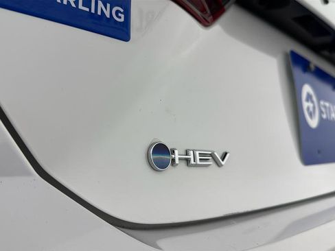 Used 2025 Toyota Camry SE w/ Convenience Package image 38