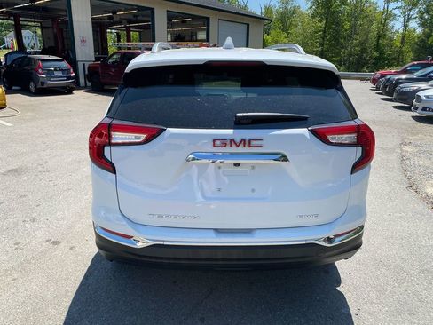 Used 2024 GMC Terrain SLT image 6