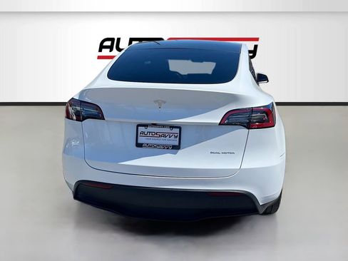 Used 2023 Tesla Model Y Long Range image 6