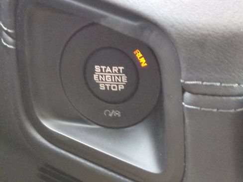 New 2025 Jeep Gladiator Rubicon w/ Convenience Group image 30