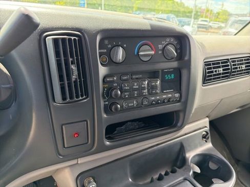 Used 1998 GMC Savana 1500 Passenger w/ Marketing Option Pkg 4 RWD image 14