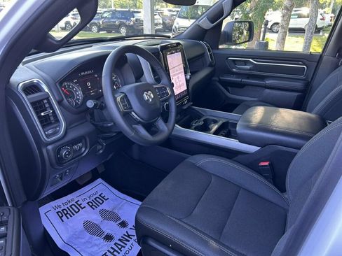 Used 2025 RAM 1500 Big Horn AWD/4WD image 3