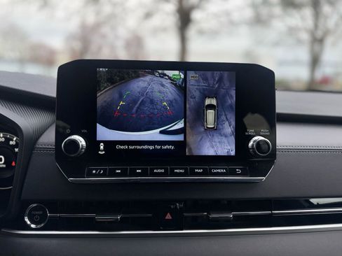 Used 2024 Mitsubishi Outlander 4WD Plug-In Hybrid image 17