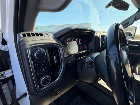 Used 2023 Chevrolet Silverado 3500 LT image 8