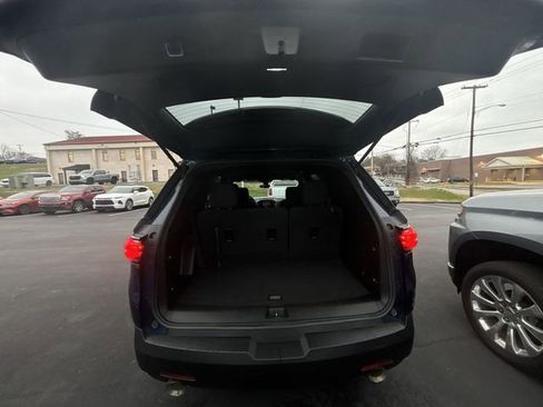 Used 2023 Chevrolet Traverse LT image 29