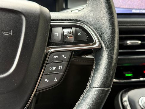 Used 2023 Lincoln Nautilus AWD w/ Premium Package image 36