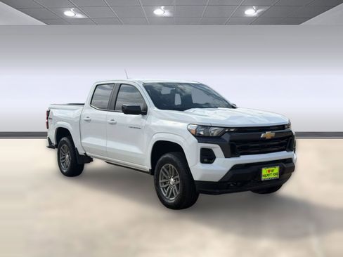 Used 2024 Chevrolet Colorado LT w/ LT Convenience Package II AWD/4WD image 7
