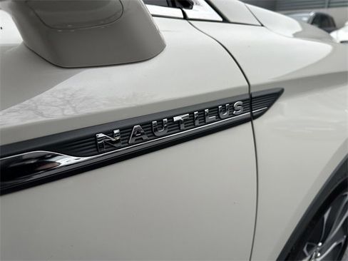 Certified 2022 Lincoln Nautilus Reserve image 48