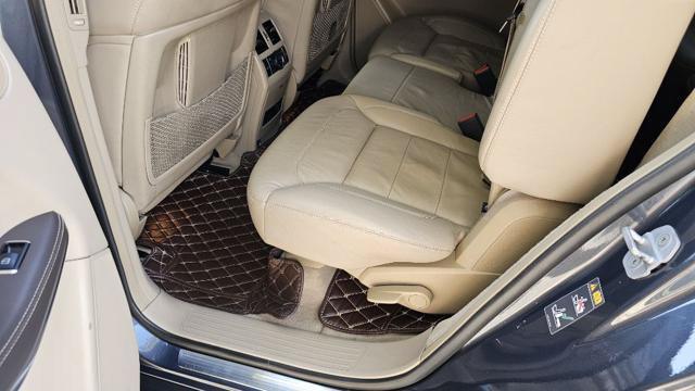 Used 2014 Mercedes-Benz GL 550 4MATIC w/ Driver Assistance Package image 36