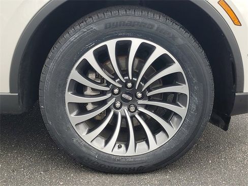 Certified 2023 Lincoln Aviator Reserve w/ Equipment Group 201A image 9