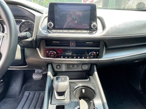 Used 2026 Nissan Rogue SV w/ SV Premium Package FWD image 12