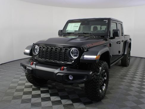 New 2026 Jeep Gladiator Rubicon w/ Steel Power Dome Hood Package AWD/4WD image 20