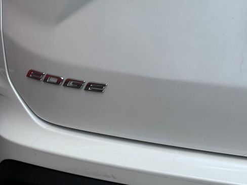 Used 2019 Ford Edge SEL w/ Equipment Group 201A image 19