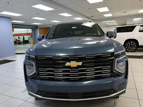 New 2026 Chevrolet Suburban High Country image 8