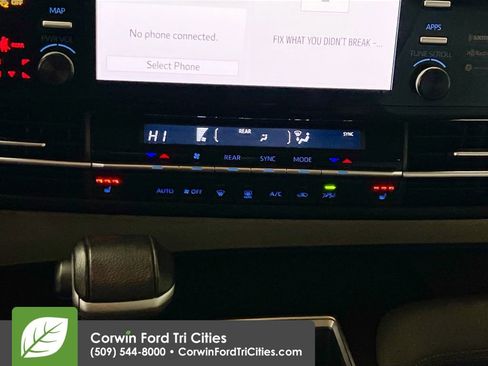 Used 2021 Toyota Sienna XLE image 9