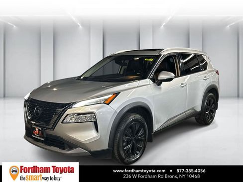Used 2021 Nissan Rogue SV w/ Premium Package AWD/4WD image 4